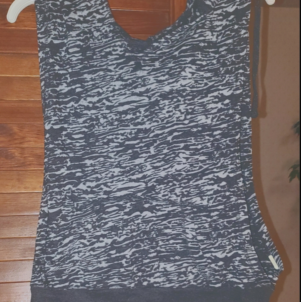 Hooded tank